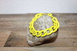 Armband in gelb