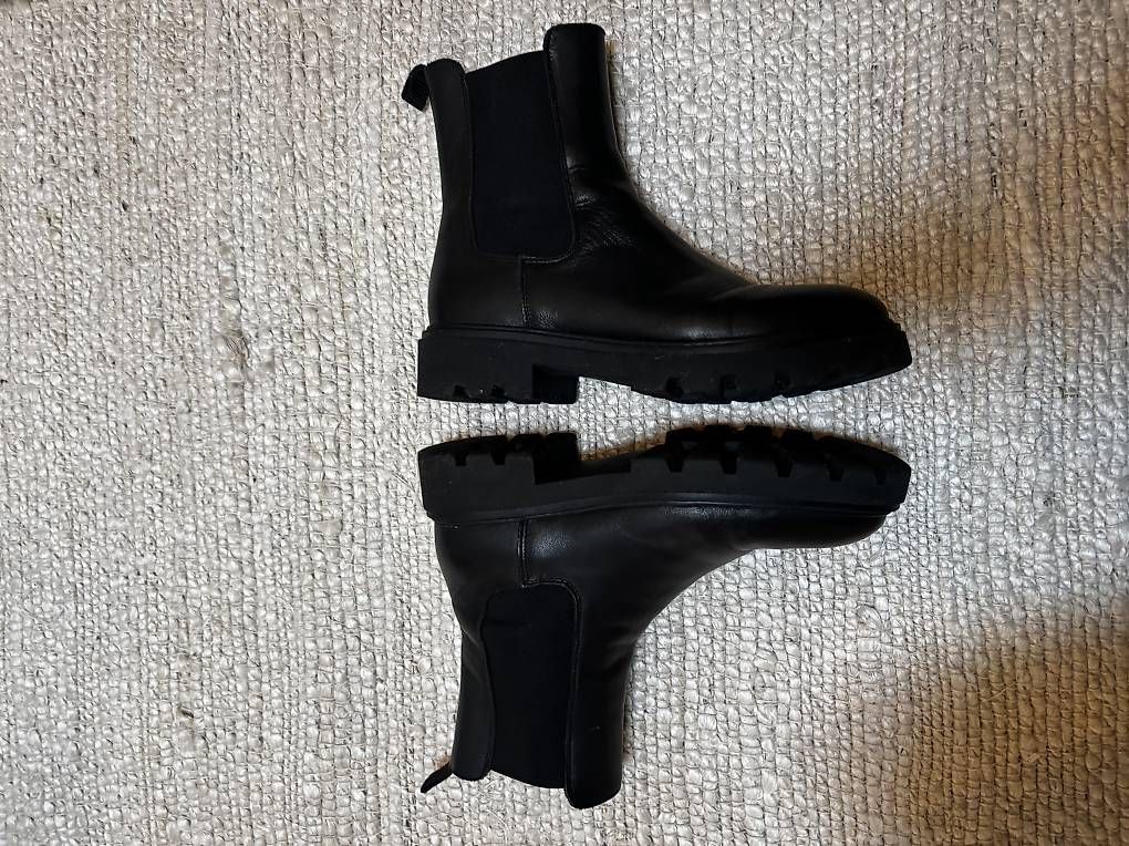 Scarpe da donna: MRS & HUGS Winterboots – Usato da Zürich venduto da letssellit