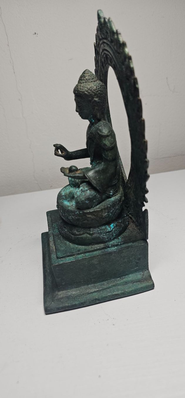 Skulpturen & Statuen: Bronzeskulptur von Buddha China oder Japan – Gebraucht aus Losone von del_yh97 5