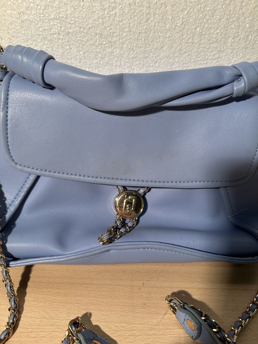 Borse da donna: Sac à main Liu Jo bleu clair avec chaîne dorée – Usato da Lausanne venduto da artnouveau04 1
