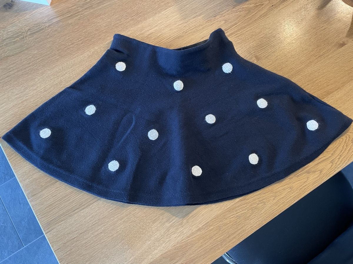 H&M Robes et jupes: Jupe aus Strick Mädchen – D'occasion à Balgach par sei_s6d7