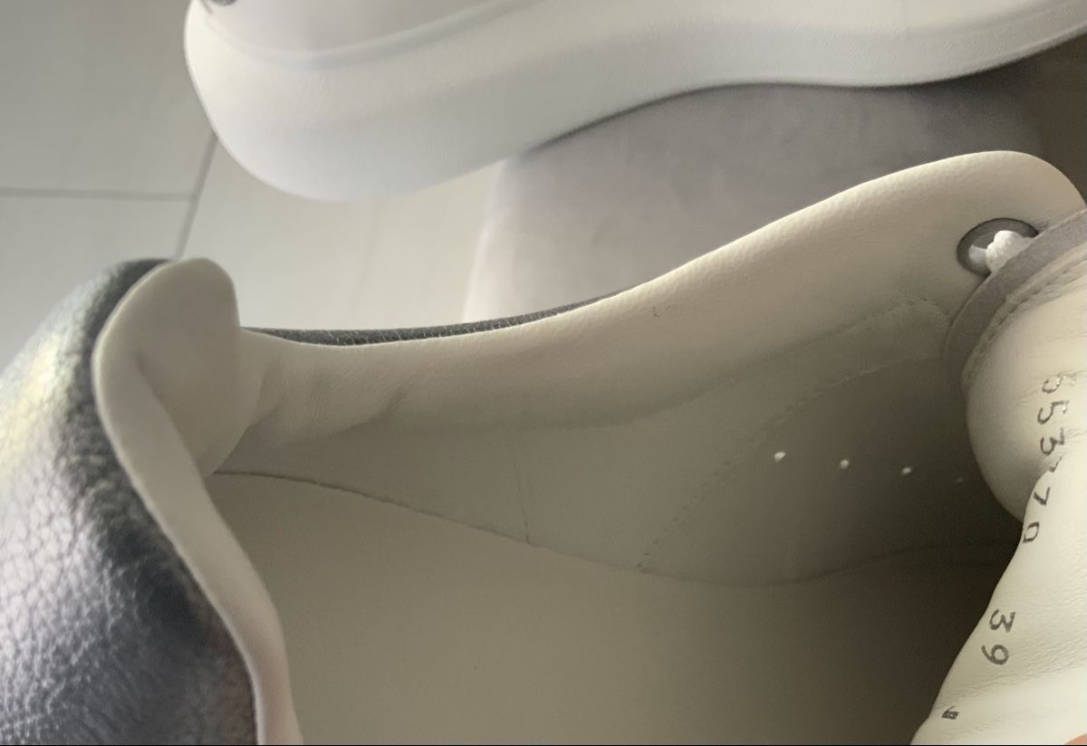 Alexander Mcqueen Scarpe da uomo: Neu Alexander McQueen Oversize Sneaker Weiss/Silber Metallic – Nuovo (secondo la descrizione) da Stetten AG venduto da Liz_2020 4