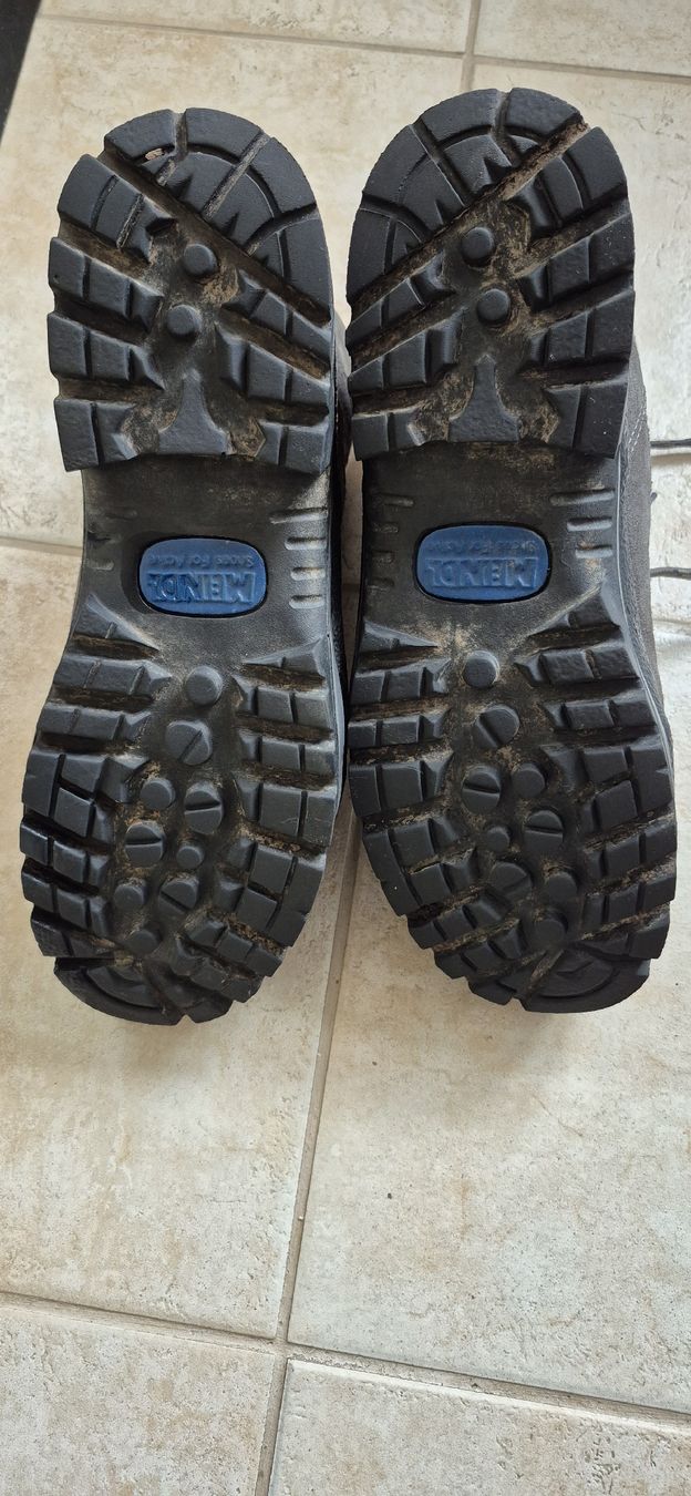 Meindl Scarpe da uomo: Wanderschuhe Meindl Gr.9 / 43 – Usato da Zürich venduto da wieder02 1