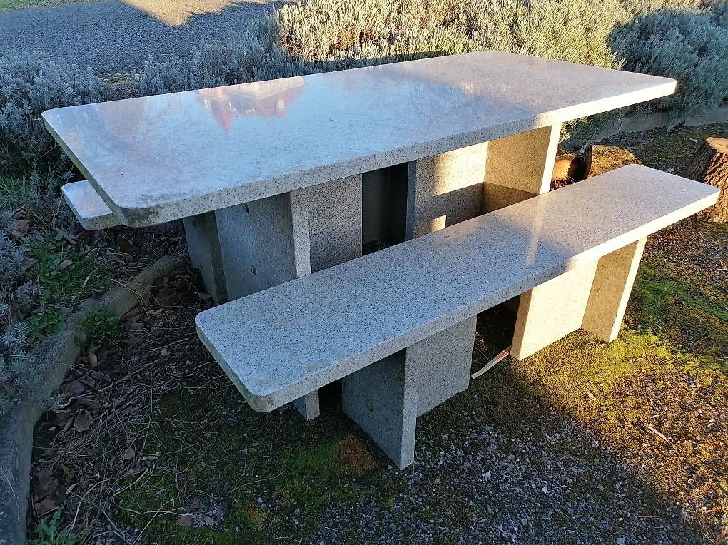 Tavoli: Table granit – Usato da Faoug venduto da loi_w5lt