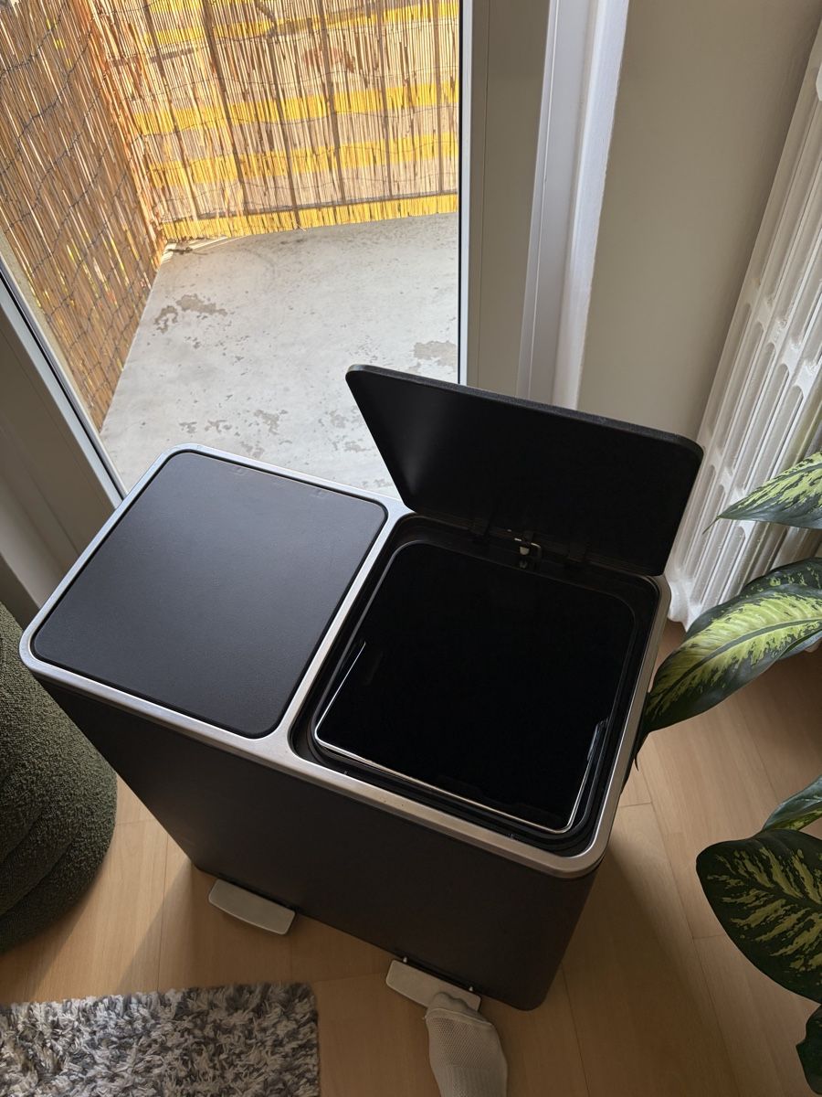 Poubelles: Trenn-Abfalleimer schwarz zwei Fächer – Neuf (Voir description) à Zürich par kis_8g7j 4