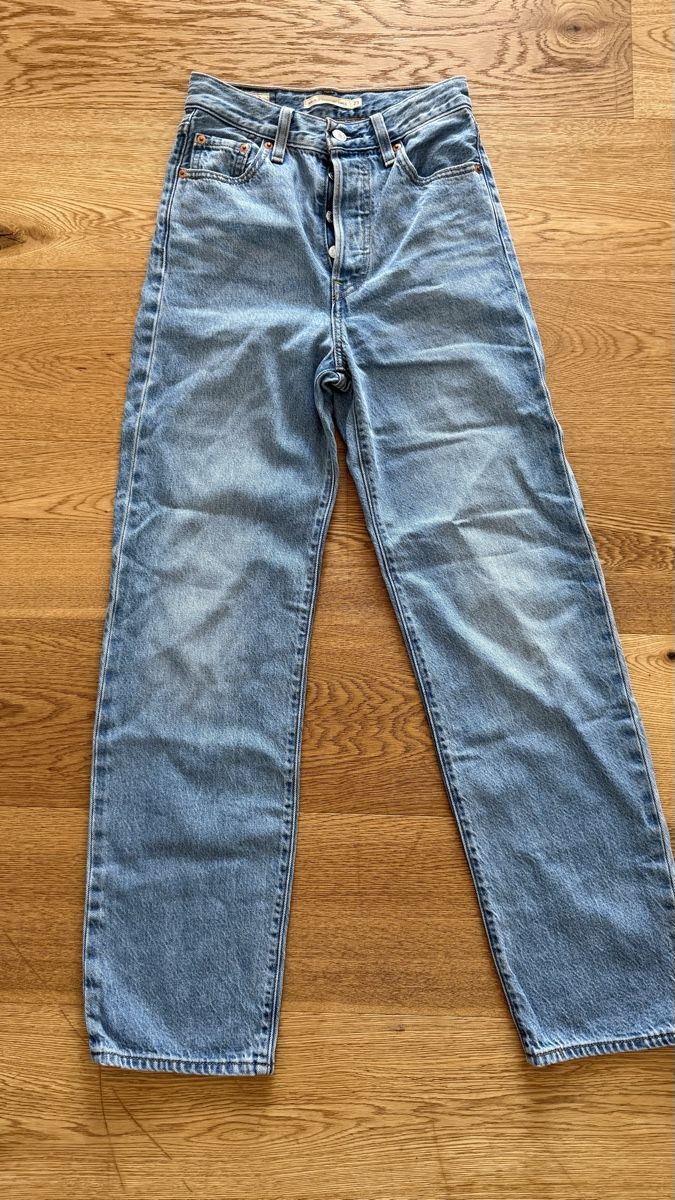 Levi's Jeans: LEVI'S RIBCAGE STRAIGHT ANKLE JEANS 23 – Usato da Boswil venduto da hey.itsme 2