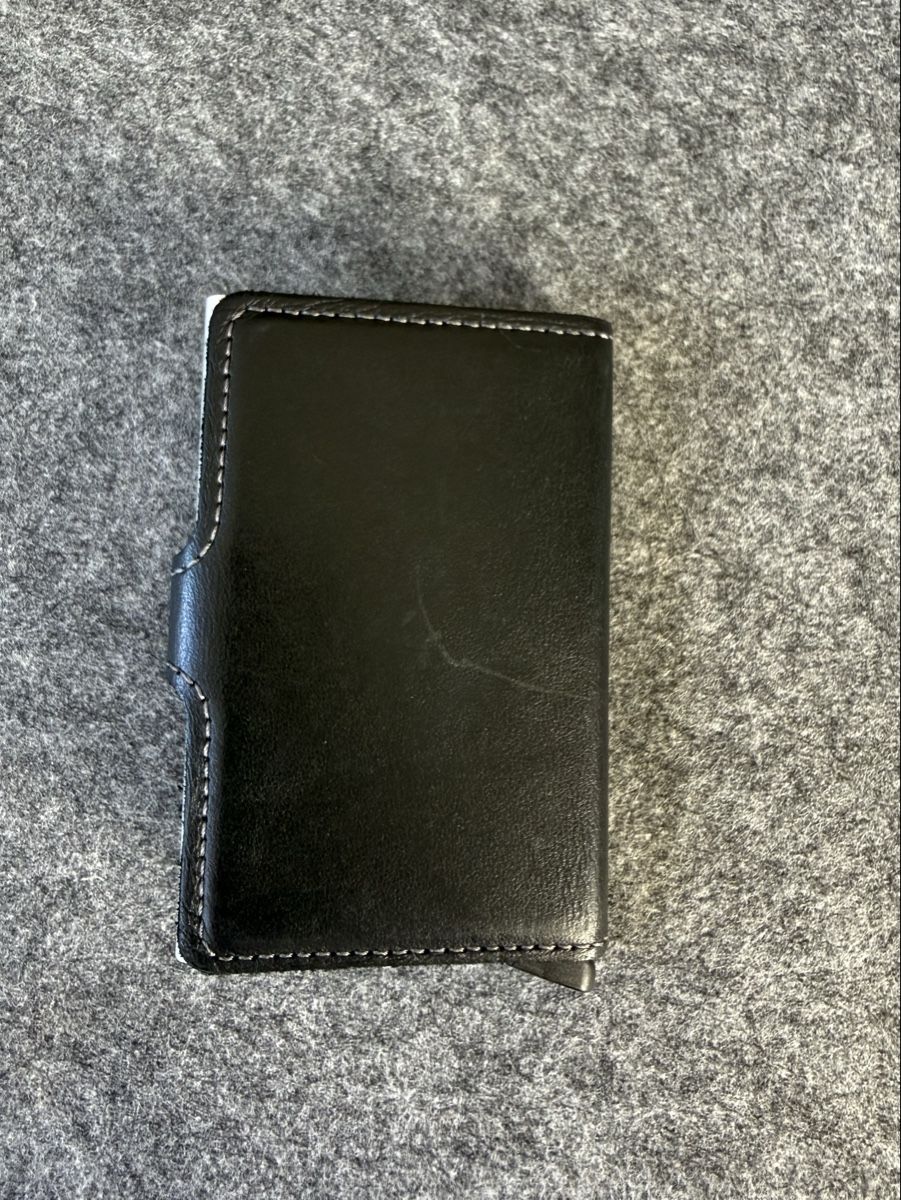 Secrid Portafogli: Secrid Cardprotector Portemonnaie schwarz – Usato da Lenzburg venduto da and_5pq2 1