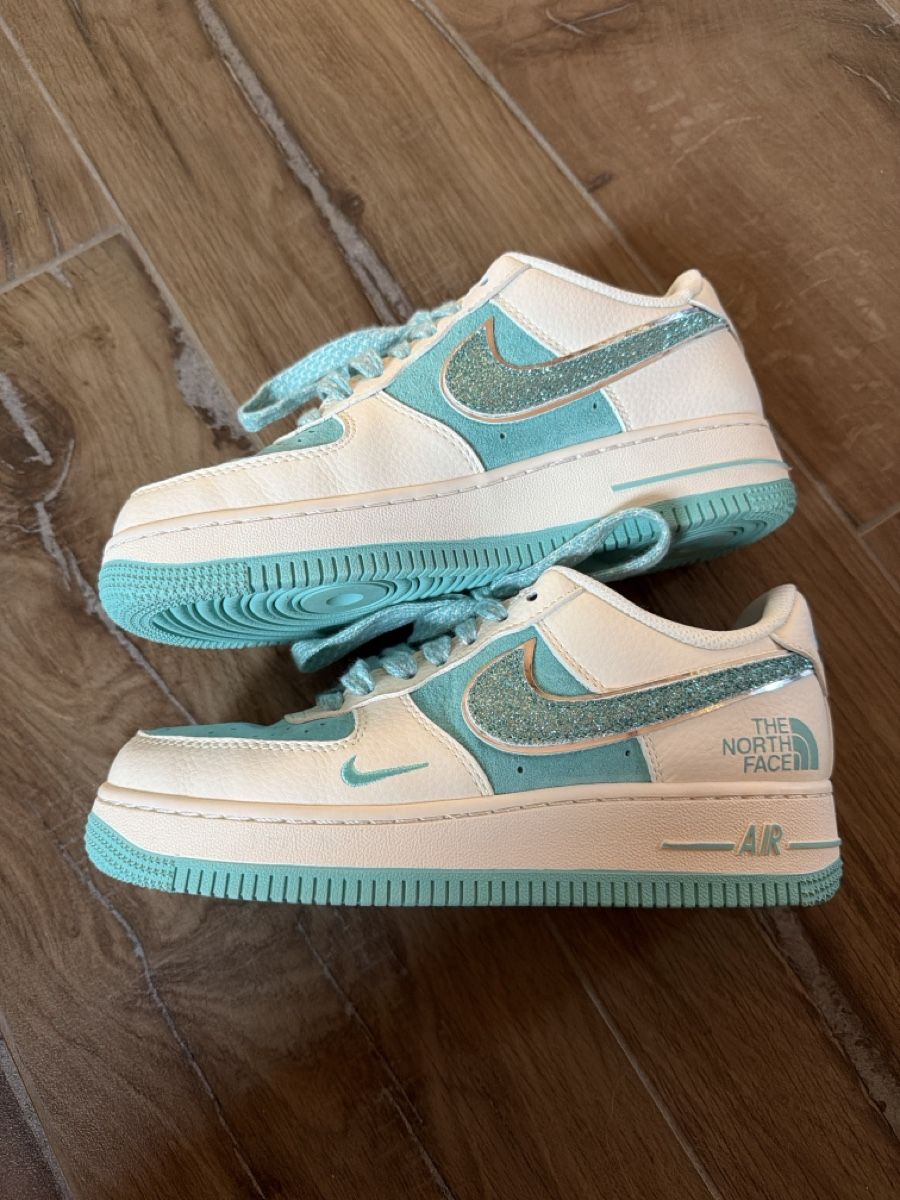 Nike Scarpe da donna: Nike / The North Face Sneaker Gr. 38 – Nuovo (secondo la descrizione) da Muhen venduto da NaRa-Fashion