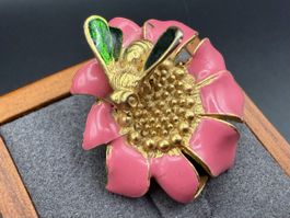 Brosche Blume Biene emailliert Golfarbe und rosa