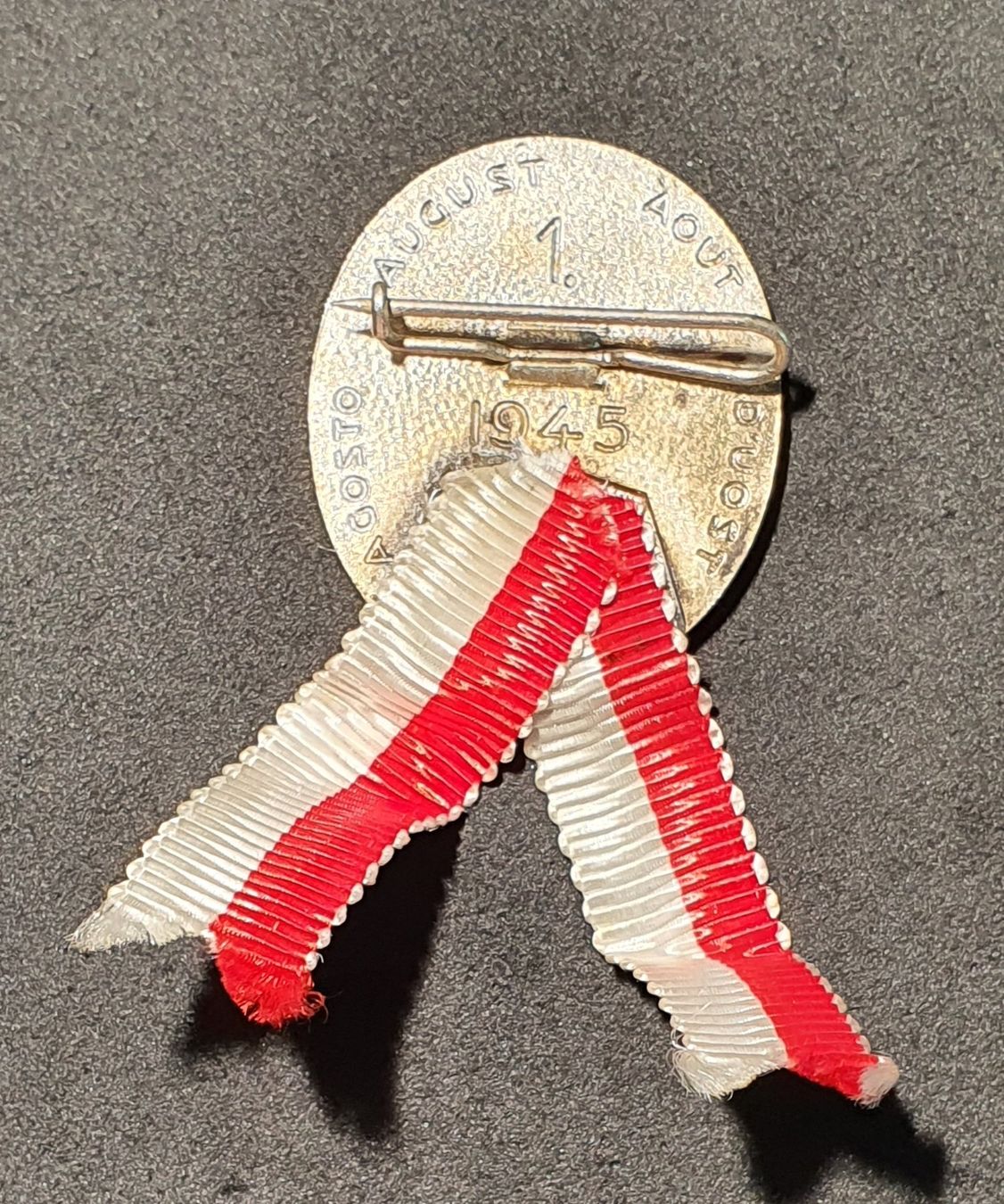 Placchette & Badge: GG058 - 1. August Abzeichen 1945 – Usato da Reinach BL venduto da Boston-Verkauf 1