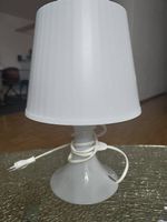 Nachttischlampe mit Birne