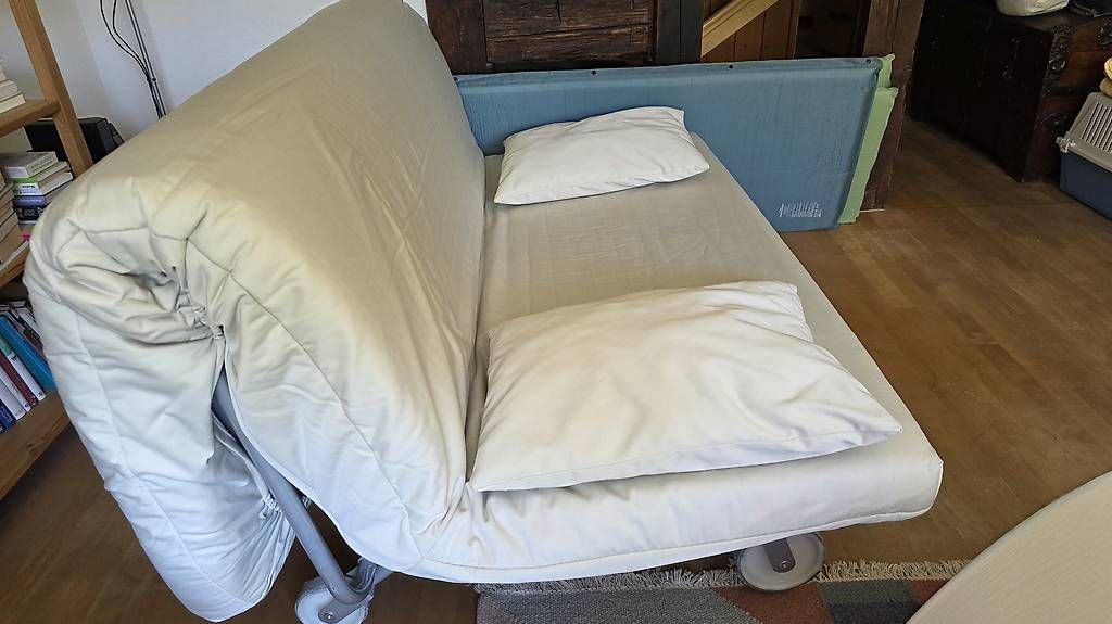 Sofas: Schlafsofa mit Topper – D'occasion à Ostermundigen par SiriKaBe 1
