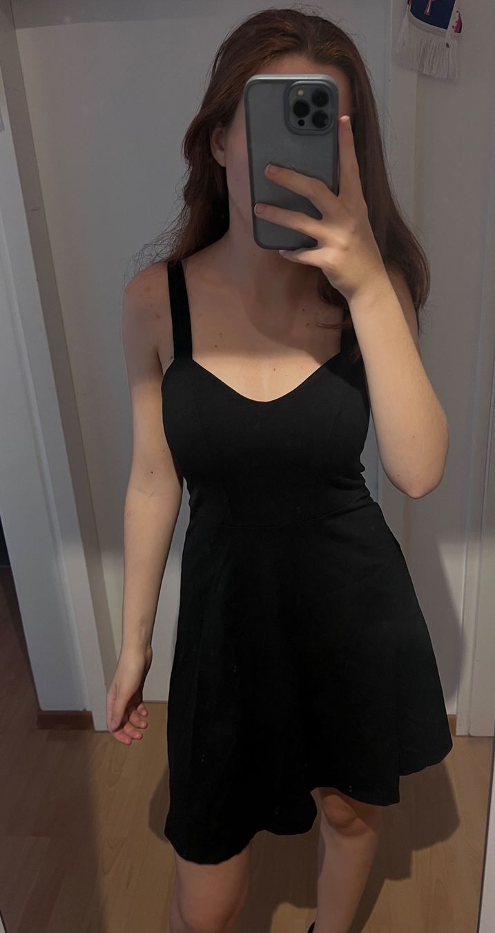 H&M Kleider: Schwarzes Sommerkleid – Gebraucht aus Zürich von man_nq66 1
