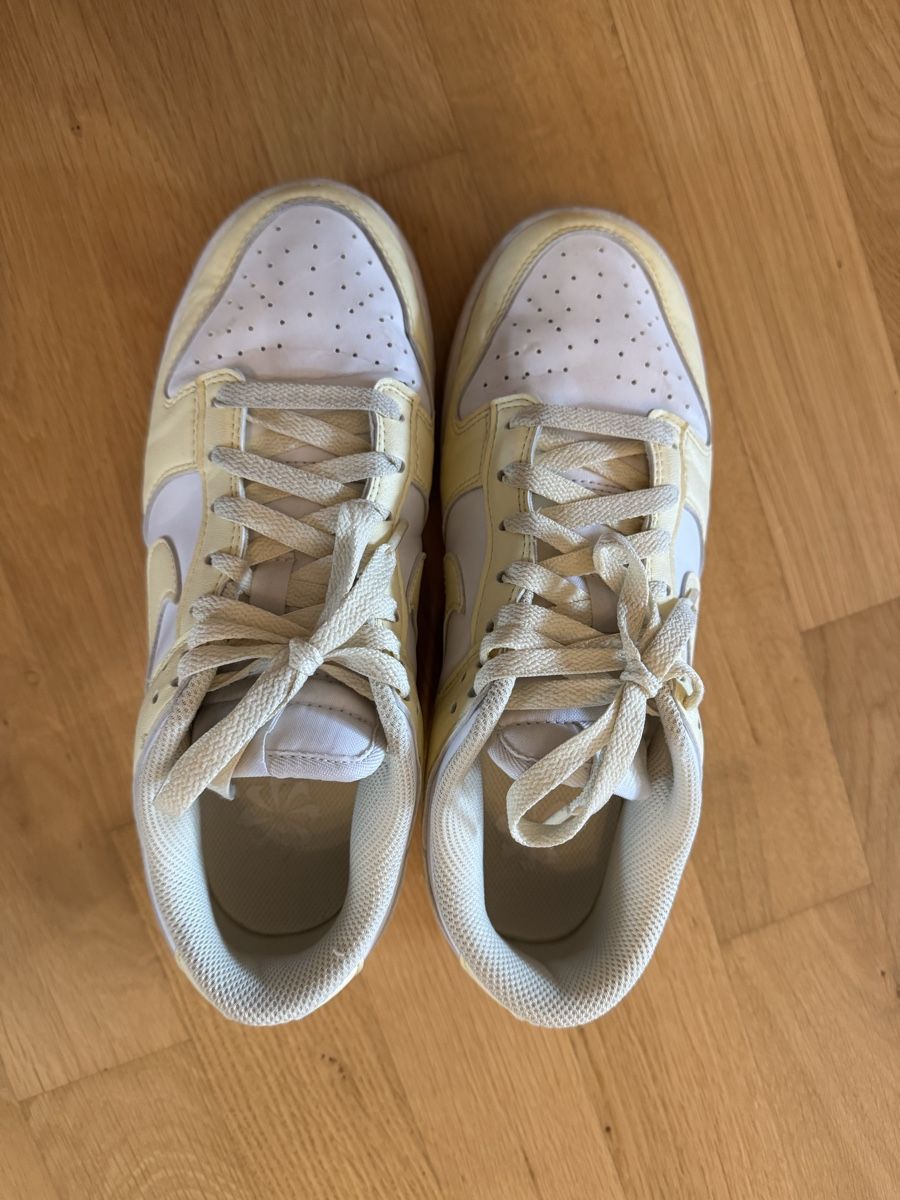Nike Scarpe da donna: Nike dunk low hellgelb – Usato da Münchwilen AG venduto da mrs_sasi 1