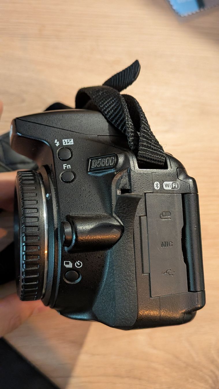 Nikon Fotocamera: Nikon D5600 + 18-55mm Lens, Originalverpackung – Usato da Remetschwil venduto da oli_dn7w 3