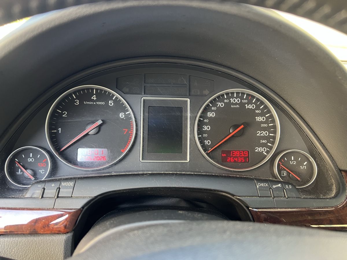 Audi Automobili: Audi A4 B6 2.4V6 – Usato da St-Pierre-de-Clages venduto da roz_qr8j 3