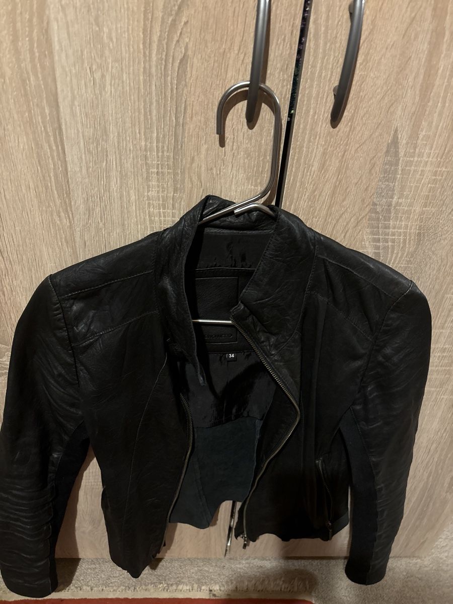 Vestes: Lederjacke schwarz Grösse S – D'occasion à Kaltbrunn par Modern