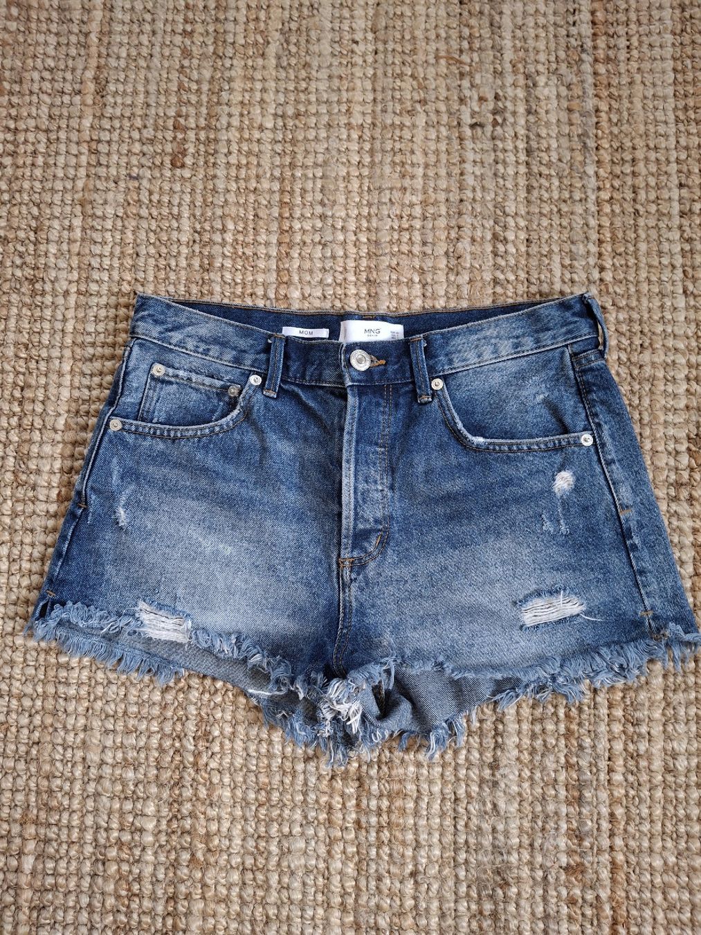 Mango Pantaloni: Mini shorts Mango T40 – Usato da Lausanne venduto da Cognitia