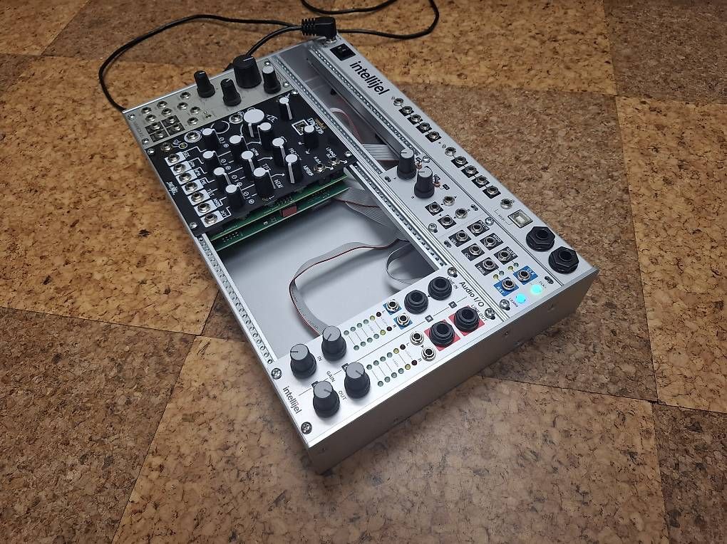 Instruments de musique: Intellijel Palette 4u x 62hp – D'occasion à Port par Sinusgenerator 1