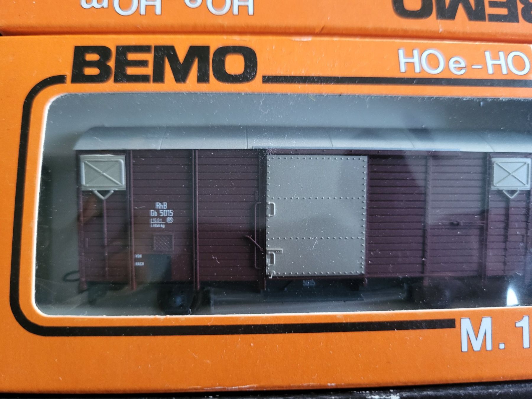 Bemo Modellini di ferrovie: H0m  Bemo  RhB  3 Stk. Güterwagen NEU ! – Nuovo e nell'imballaggio originale da Oberburg venduto da sensetal 2
