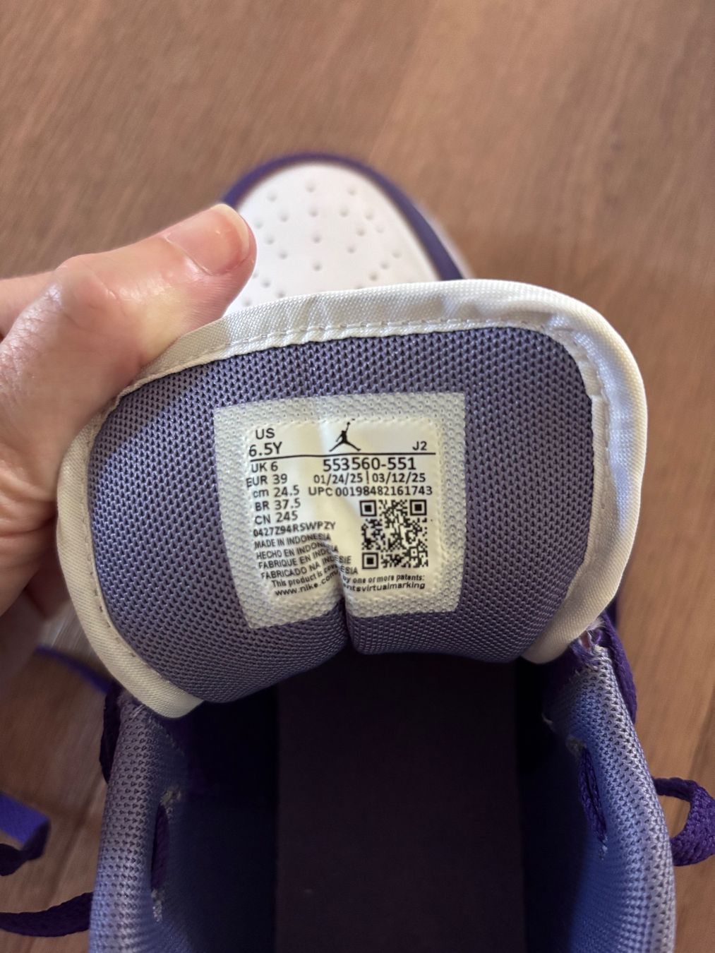 Jordan Chaussures hommes: Jordan 1 Low Purple Gr. 39 – D'occasion à Wilen (Sarnen) par tan_d9fm 4