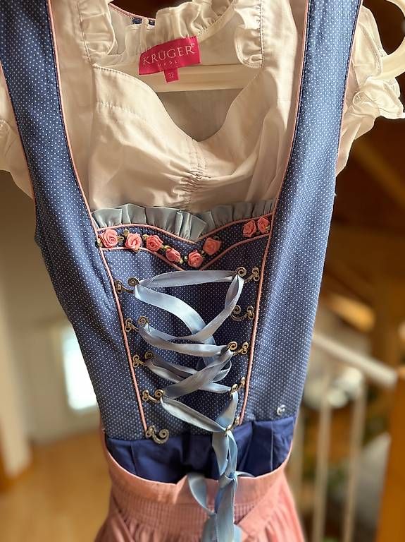 Robes: Krüger Dirndl Blau/Rosa – D'occasion à Aarberg par kiim21100 3