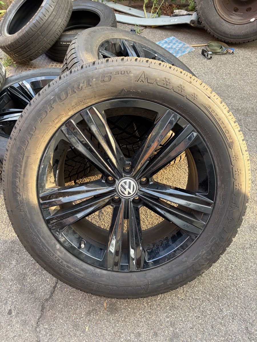 Volkswagen Pneus & Roues: Vw Räder mit 255/55R19 Reifen – D'occasion à Wettingen par Nici1932 1