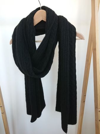 Weicher Damen Schal ca. 40cm x 220 cm Schwarz Zopfmuster