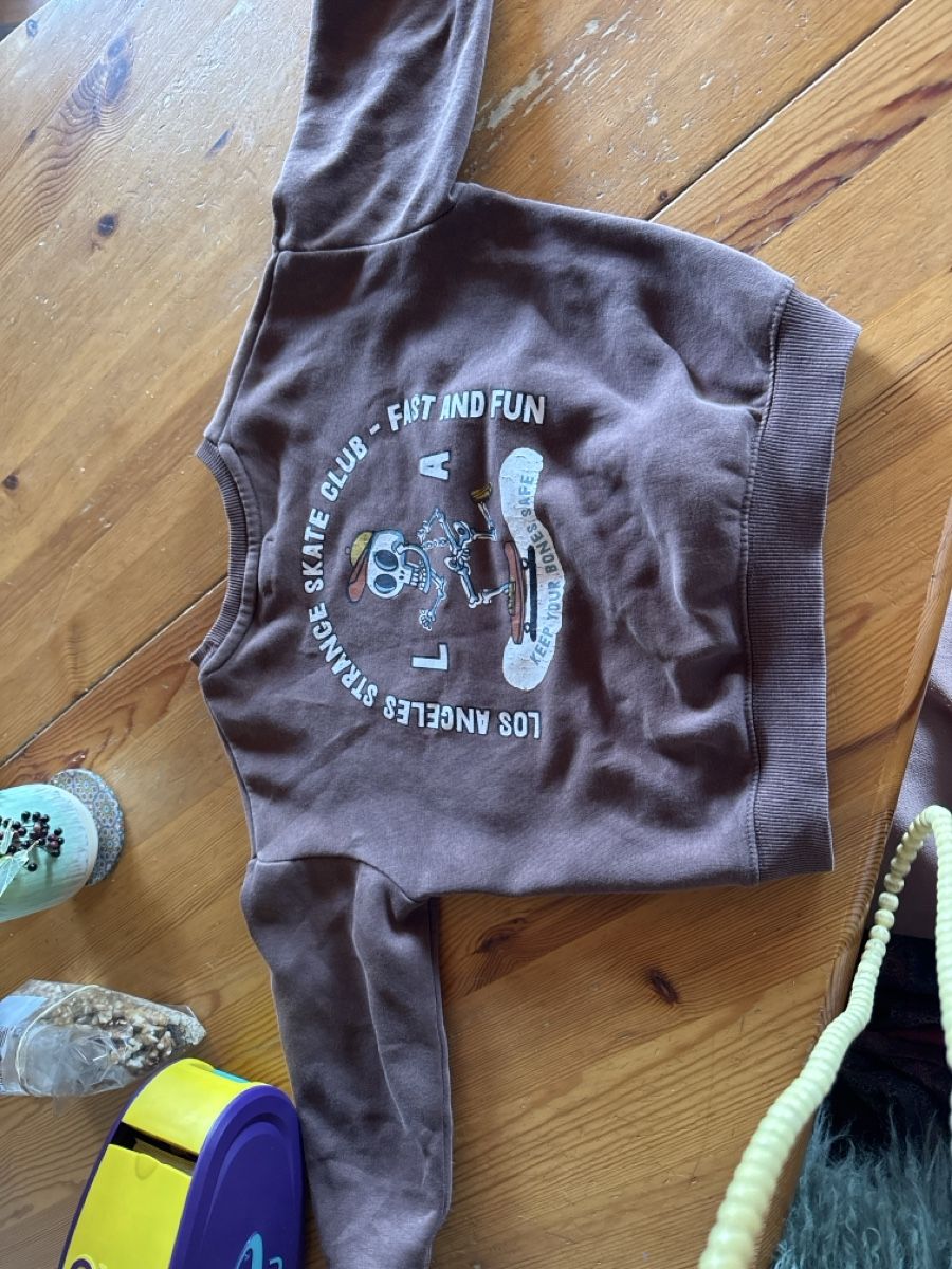 Pullover & Sweatshirts: Pulli lässig vertbaudet, skateclub, Grösse 110 – Gebraucht aus Fehraltorf von bes_x99s