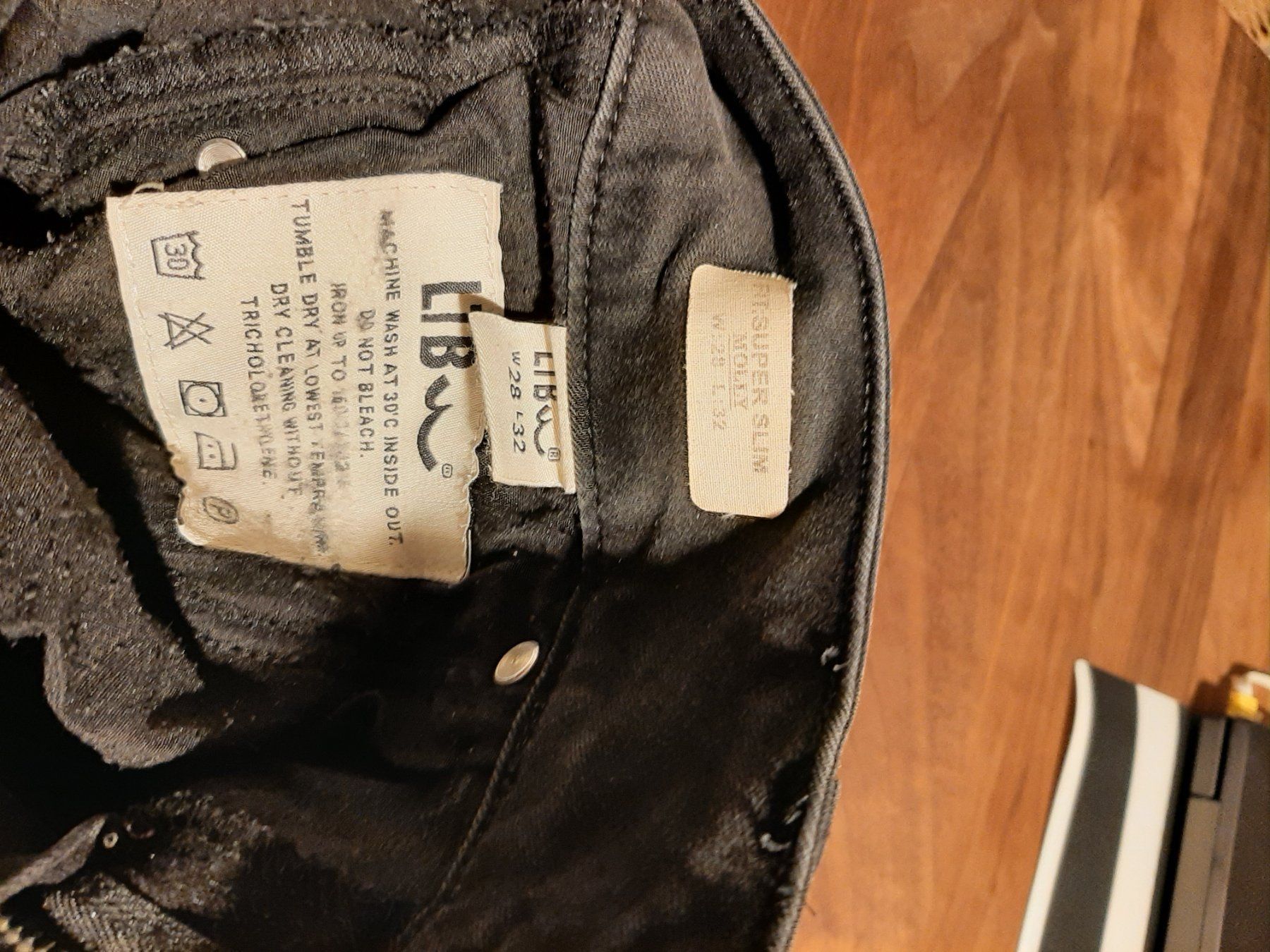 Pantaloni: Schwarze Hose von LTB – Usato da Luzern venduto da blackcat010 4