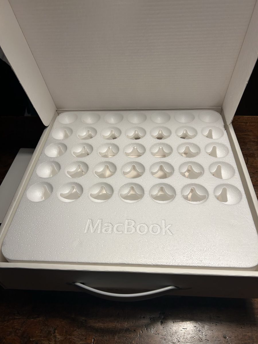 Apple Notebooks: Apple MacBook 13" 2006 A1181 – Defekt aus Bellinzona von Yoichi 5