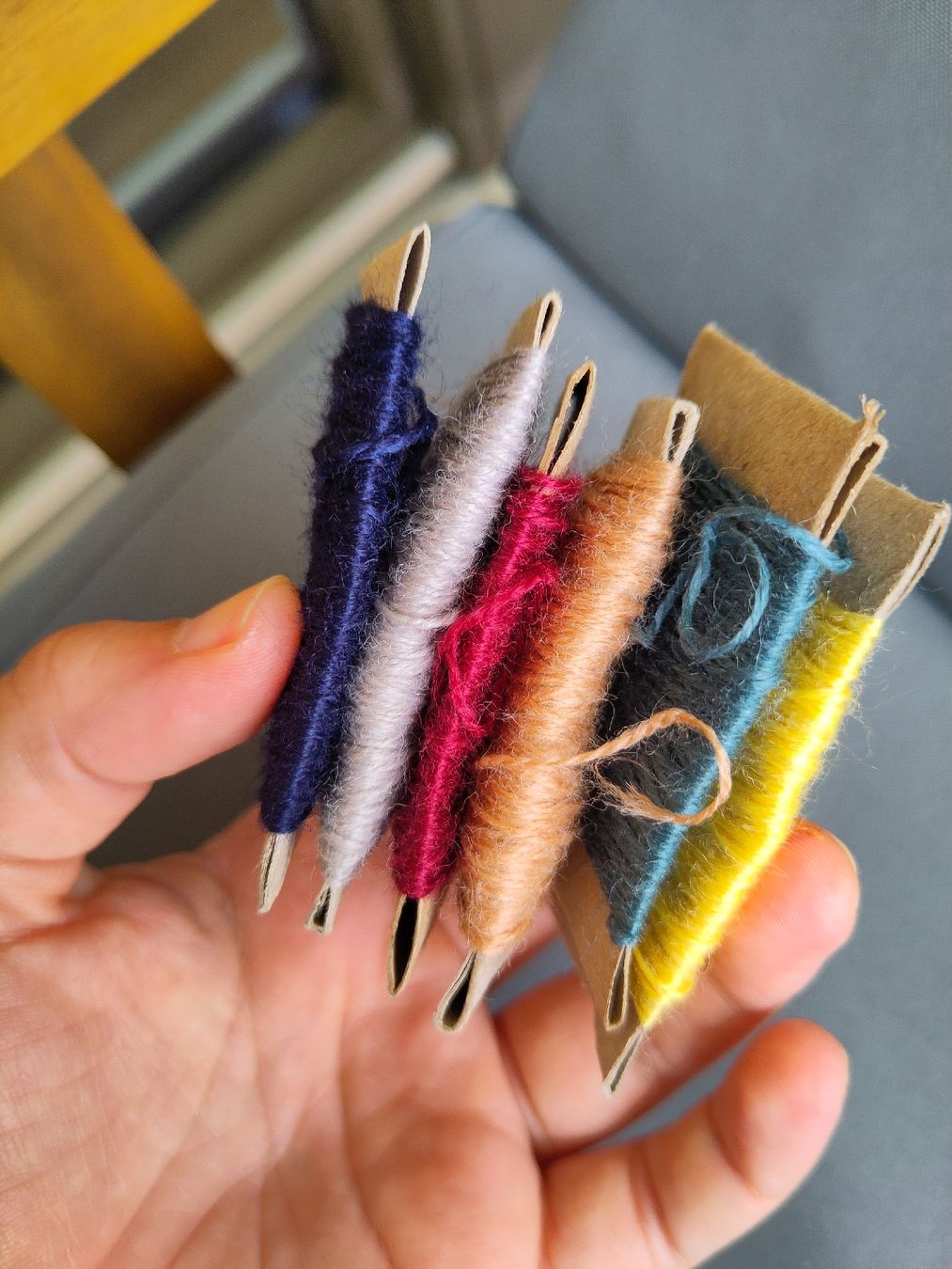 Kit bricolage: Resten Wollfaden, Socken stopfen, basteln – Usato da Jona venduto da 2Schnapp