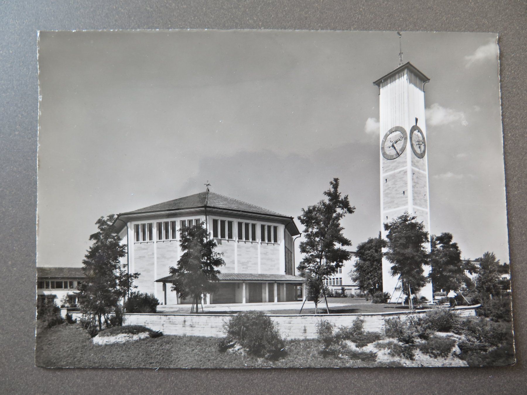 Cartes postales: ZÜRICH-SEEBACH - MARKUSKIRCHE – D'occasion à Wittenbach par lipasal