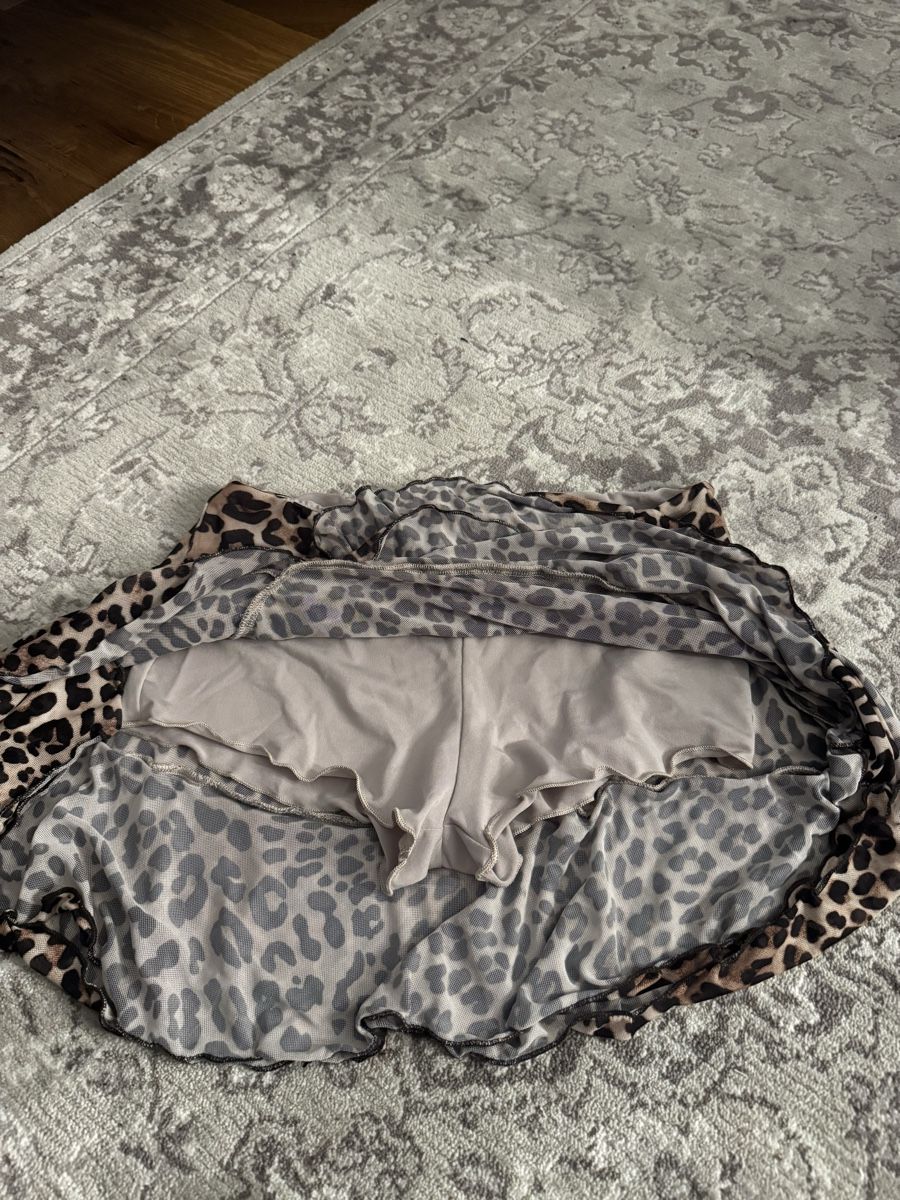 Bershka Gonne: Leo Print Mini Rock (skort) – Usato da Schaan venduto da kri_tsw8 2