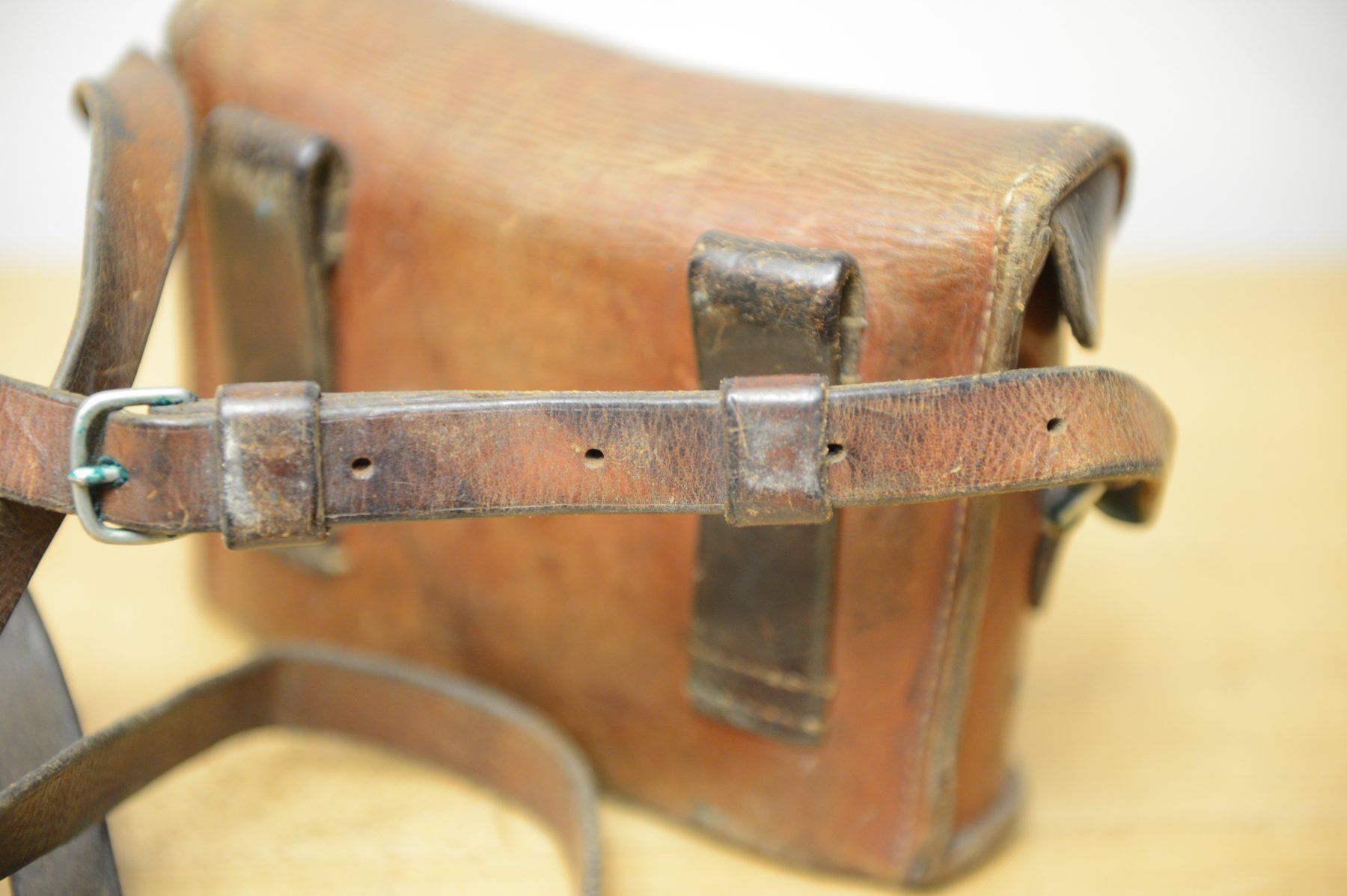 Borse: Schweizer Armee Leder Feldstecher Etui – Usato da Sachseln venduto da Smatsch54 5