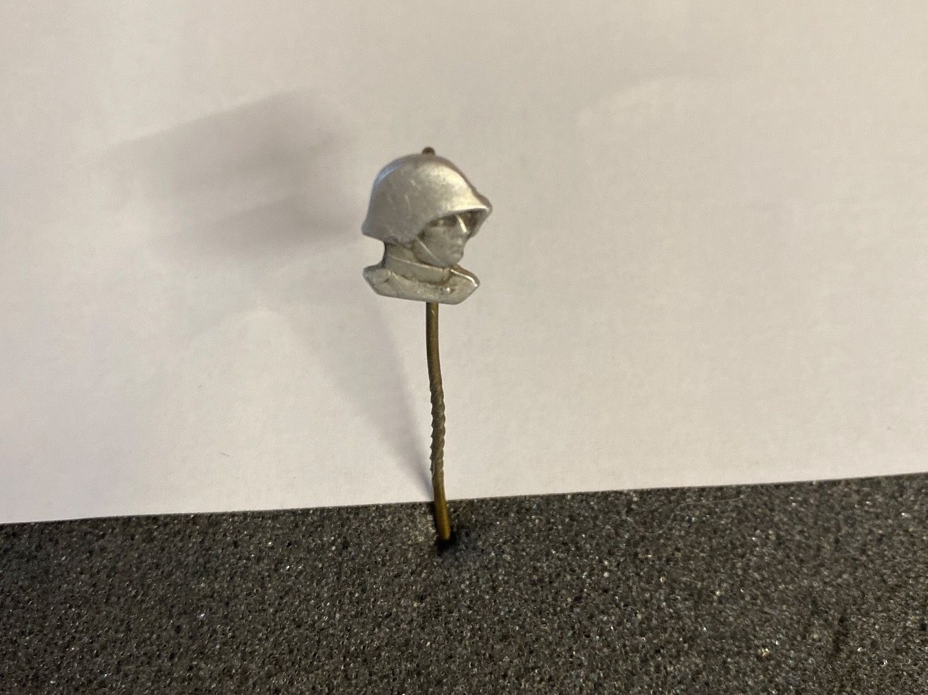 Broschen & Nadeln: MILITAIRE SUISSE - EPINGLE - BROCHE – Gebraucht aus Le Brassus von cinema13