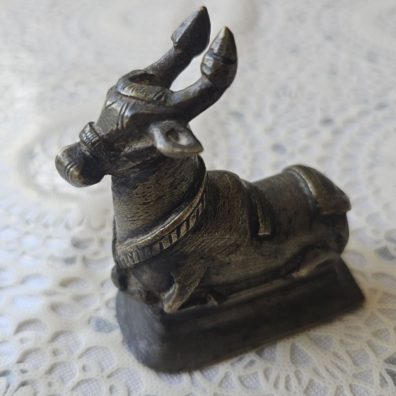 Statuette: Bronzefigur Stier sitzend antik Sammlerstueck – Usato da Füllinsdorf venduto da raz_mw2k
