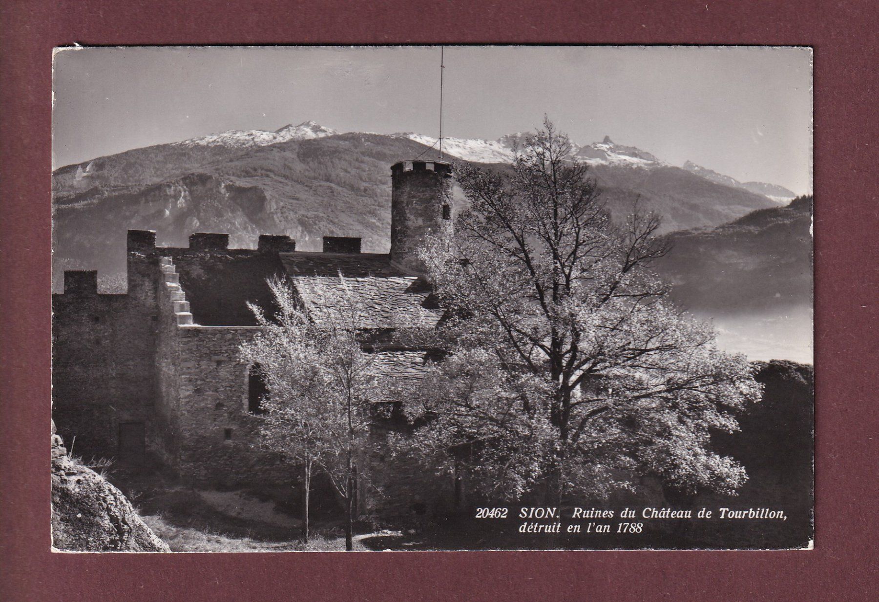 Cartes postales: SION - Ruines de Tourbillon - 1961 – D'occasion à Pully par nicecards