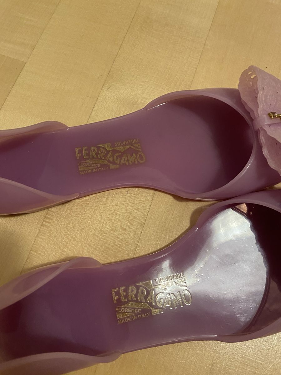 Salvatore Ferragamo Scarpe da donna: Ferragamo Jelly Flats Sandalen 38  – Usato da Gümligen venduto da zeusone1 1