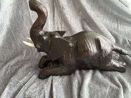 Éléphant décoratif en cuir véritable, fabriqué en Inde.