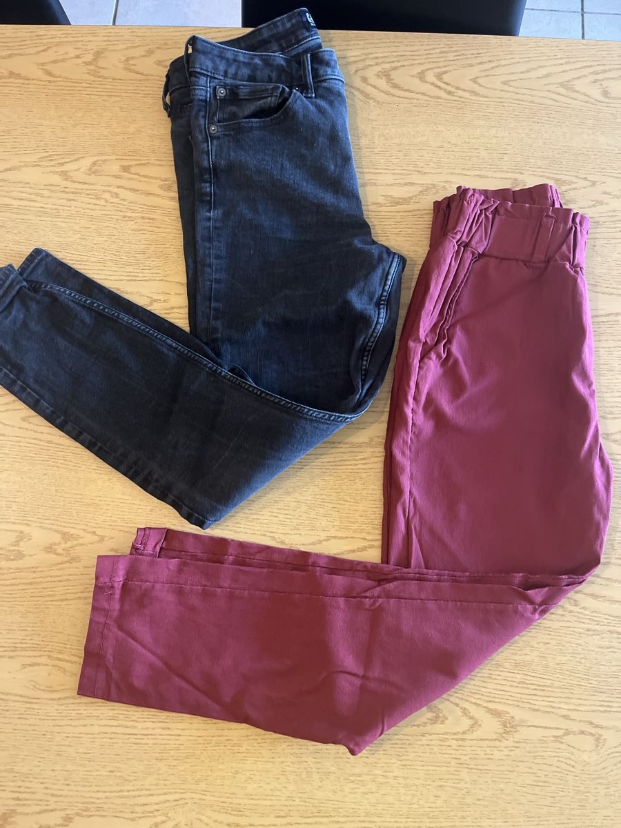 Lots de vêtements: 2 pantalons  – D'occasion à Courgenay par tat_w5vc
