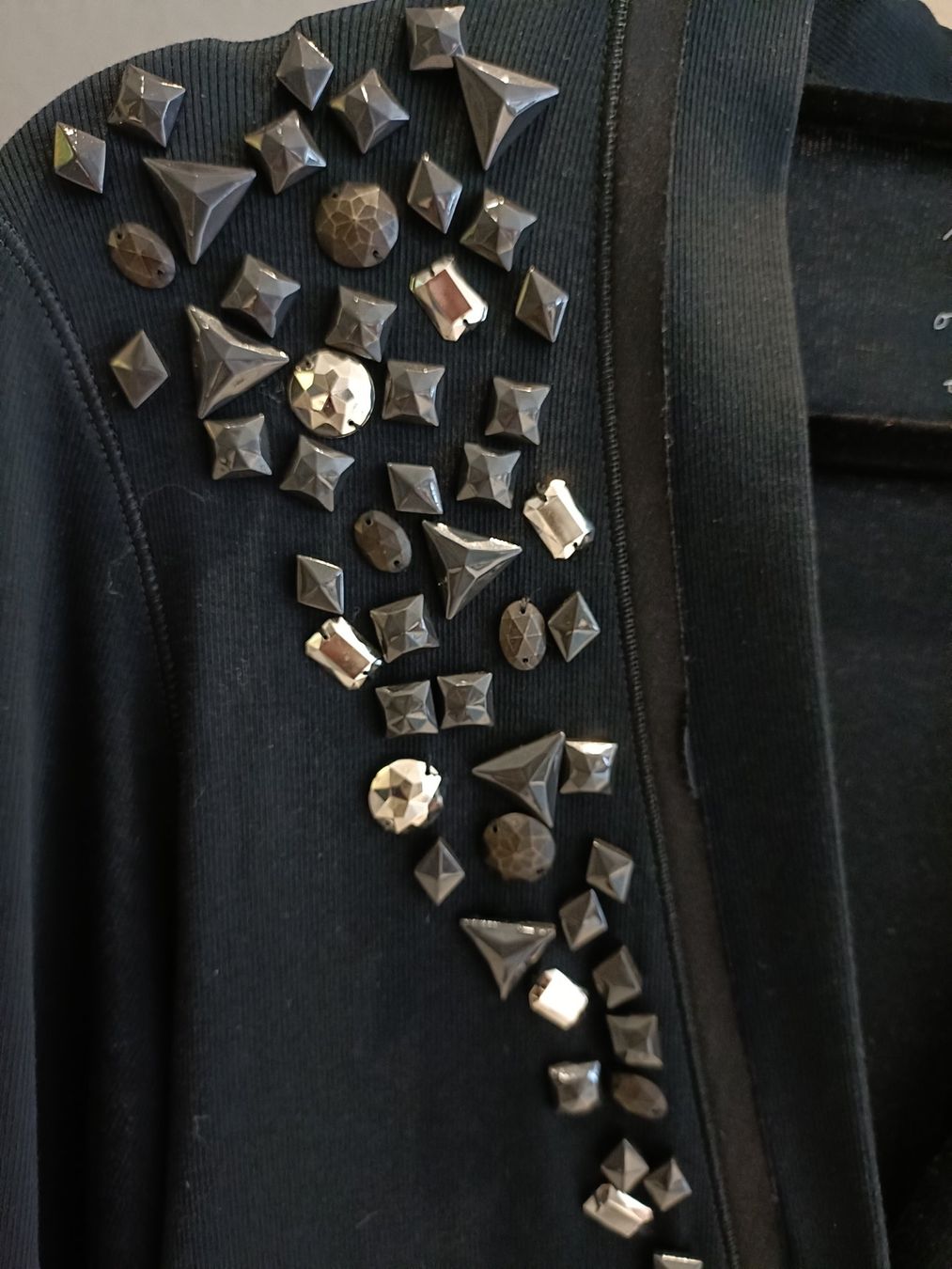 Marc Cain Jacken: Marc Cain Strickjacke, schwarz, Top Zustand – Gebraucht aus Zollikofen von Proseco 2