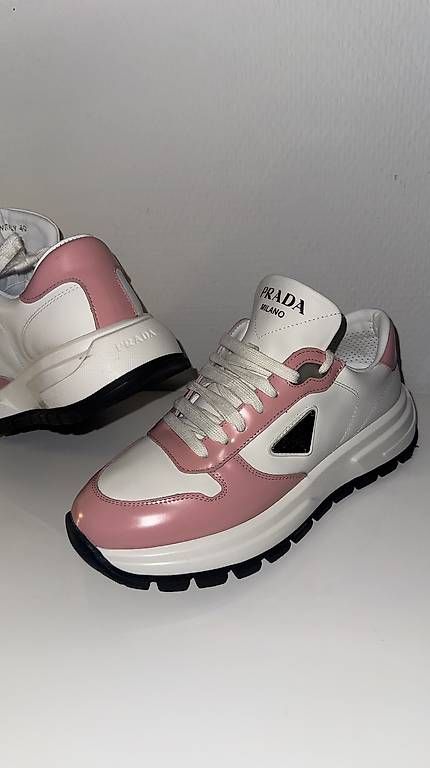 Prada Damenschuhe: Prada Schuhe – Gebraucht aus Kloten von gep_d8yj 1