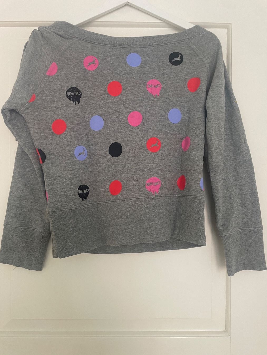 Pullover & Sweatshirts: Verspielter Sweater, schulterfrei, von Seed – Gebraucht aus Chur von adien 1