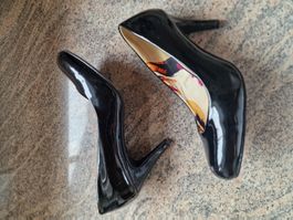Schwarze Lack Pumps, Grösse 39, neuwertig CUBE