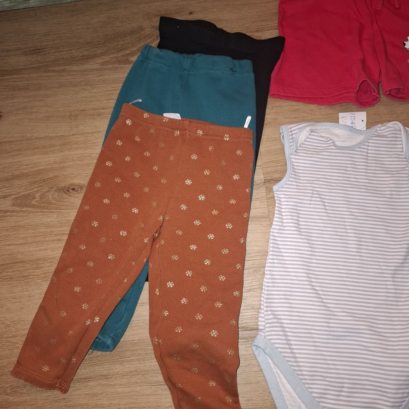 Kleiderpakete & -sets: Kinderkleider Set Grösse 92 – Gebraucht aus Bülach von JAYA379 1
