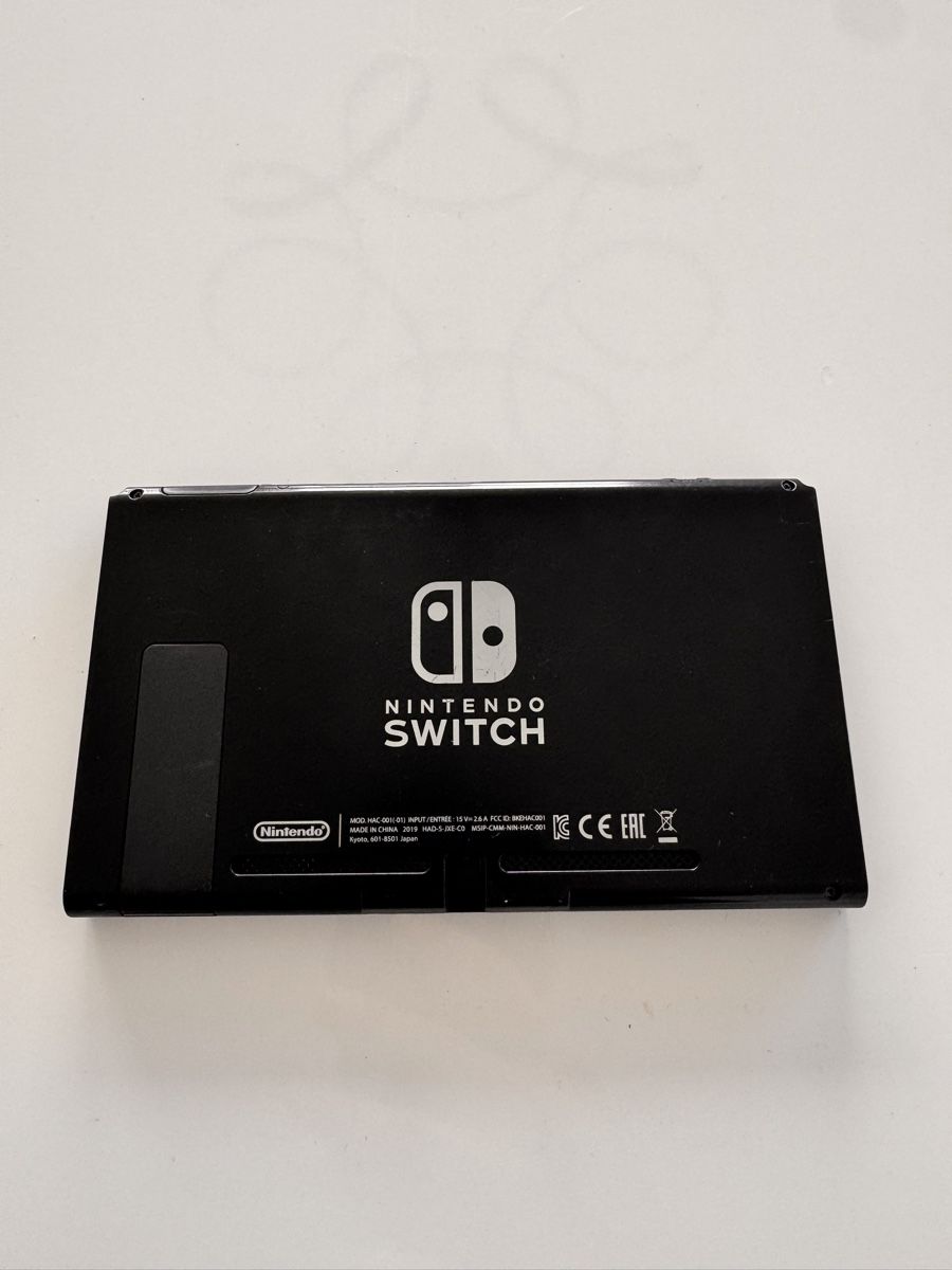 Nintendo Console: Nintendo Switch inkl. 5 Spiele & zusätzl. Joy-Con Controller – Usato da Ostermundigen venduto da Prinos 1