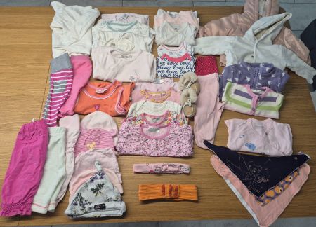 Kleider Paket Mädchen 3, 40 Teile, Winter, Grösse 56