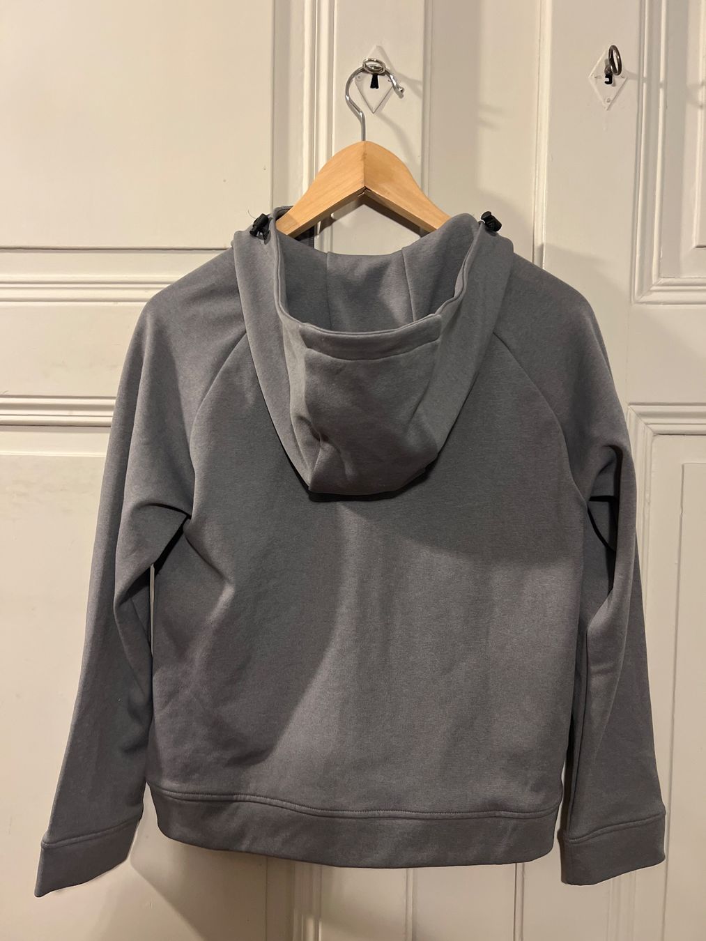Peak Performance Vestes: Peak Performance Hoody – D'occasion à Bern par Recyclereuserefuse 1