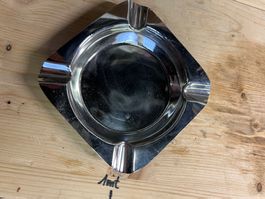 Aschenbecher Metall